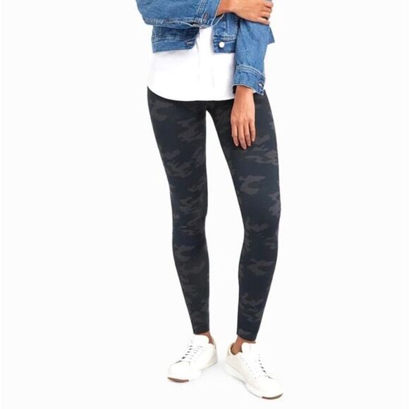 New✨ SPANX Look At Me Now Seamless Leggings (Sz L) - Picture 1 of 6